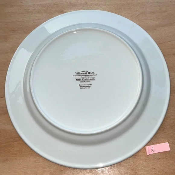 Villeroy & Boch 10.5" Dinner Plate Naif Christmas by French artist Laplau - Picture 4 of 5